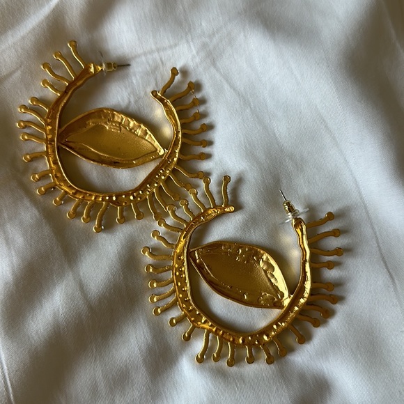 SCHIAPARELLI style evil eye earring - Picture 4 of 5